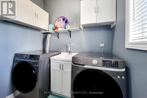 34 Marilyn Court, Hamilton, ON - Indoor Photo Showing Laundry Room