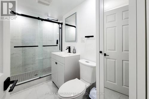 34 Marilyn Court, Hamilton, ON - Indoor Photo Showing Bathroom