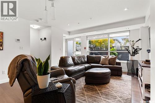 103 2300 Broad Street, Regina, SK - Indoor Photo Showing Living Room