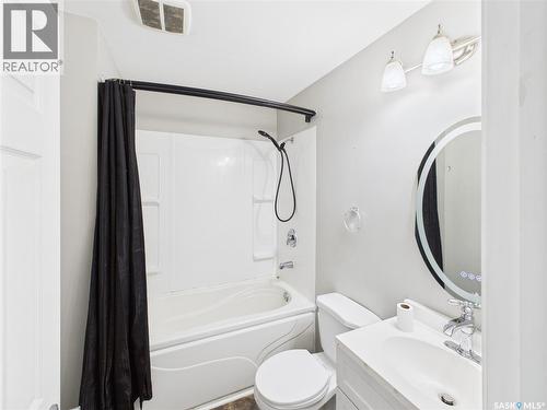 619 7Th Street E, Prince Albert, SK - Indoor Photo Showing Bathroom