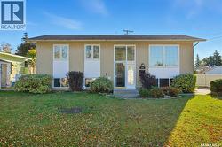 144 Maclean CRESCENT  Saskatoon, SK S7J 2R7