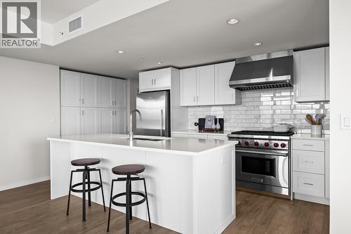 485 Groves Avenue Unit# 1201, Kelowna, BC - Indoor Photo Showing Kitchen With Upgraded Kitchen