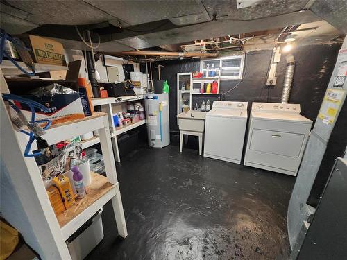 57 Lloyd Street, Winnipeg, MB - Indoor Photo Showing Laundry Room