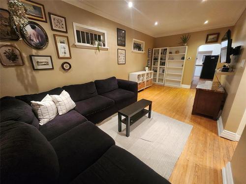 57 Lloyd Street, Winnipeg, MB - Indoor