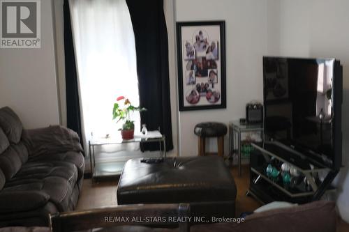 75 Keith Street, Hamilton, ON - Indoor Photo Showing Living Room