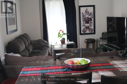 75 Keith Street, Hamilton, ON - Indoor Photo Showing Living Room