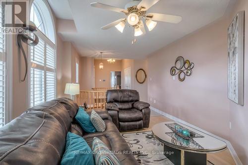 26 Lurosa Crescent, Whitby, ON - Indoor Photo Showing Living Room
