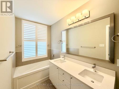 110 Little Creek Road, Mississauga, ON - Indoor Photo Showing Bathroom