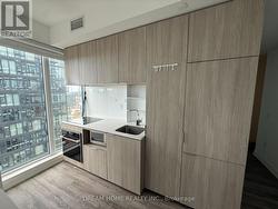 2310 - 77 SHUTER STREET  Toronto, ON M5B 0B8