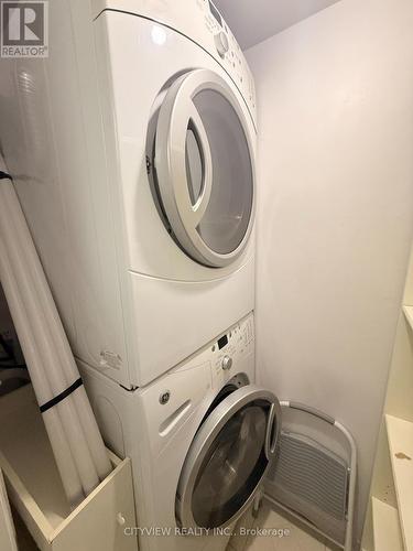 616 - 1001 Cedarglen Gate, Mississauga, ON - Indoor Photo Showing Laundry Room