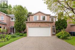 1309 SWEETBIRCH COURT  Mississauga, ON L5C 3R4