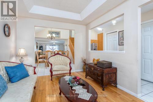 31 Ryde Road, Guelph (Willow West/Sugarbush/West Acres), ON - Indoor Photo Showing Living Room