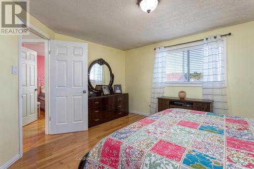 31 Ryde Road, Guelph (Willow West/Sugarbush/West Acres), ON - Indoor Photo Showing Bedroom
