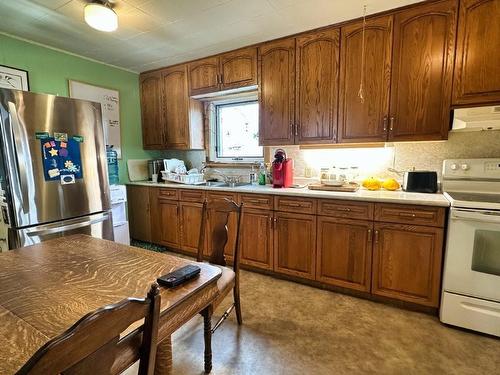 86 Front Street, Nipigon, ON - Indoor Photo Showing Kitchen With Double Sink