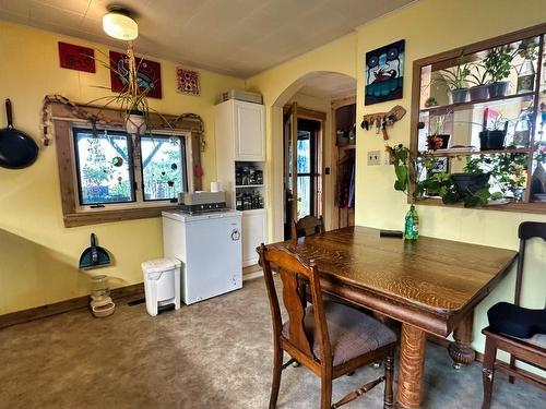86 Front Street, Nipigon, ON - Indoor Photo Showing Dining Room