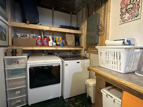 86 Front Street, Nipigon, ON - Indoor Photo Showing Laundry Room