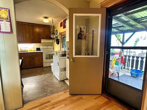 86 Front Street, Nipigon, ON - Indoor Photo Showing Kitchen