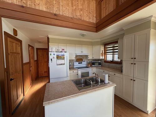 Kitchen - 40 7E Avenue E., Paspébiac, QC - Indoor Photo Showing Kitchen With Double Sink