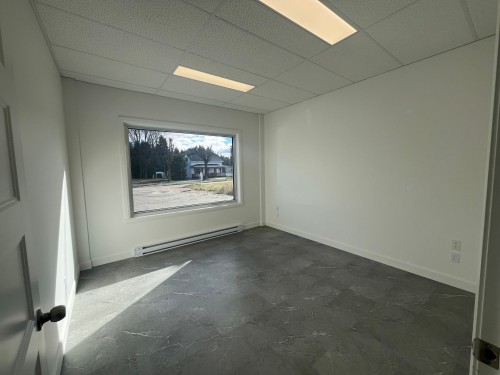 Bureau - 1330 Boul. Trudel E., Saint-Boniface, QC - Indoor Photo Showing Other Room