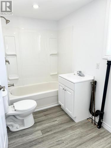 177 Elaine Avenue, Smooth Rock Falls (Srf), ON - Indoor Photo Showing Bathroom