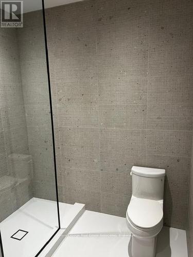 Bedroom 2 Ensuite - 1006 Garrard Avenue, Mississauga, ON - Indoor Photo Showing Bathroom