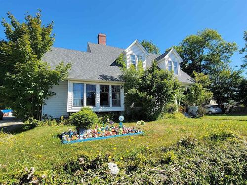 18 Parade Street  Yarmouth, NS B5A 3A4