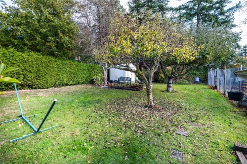 2783 Murray Dr, Saanich, BC 