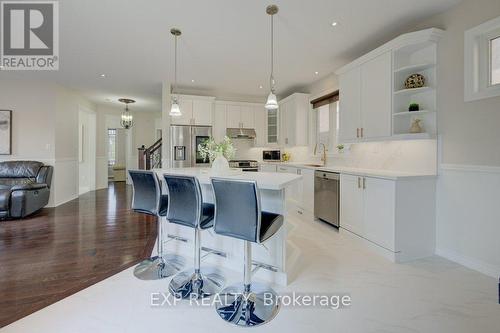 953 Gastle Way, Milton (Ha Harrison), ON - Indoor Photo Showing Kitchen With Upgraded Kitchen