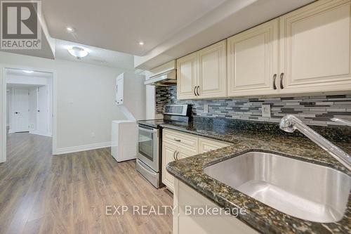 953 Gastle Way, Milton (Ha Harrison), ON - Indoor Photo Showing Kitchen