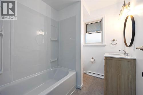 1003 Germain Street, Sarnia, ON - Indoor Photo Showing Bathroom