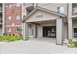 205-1888 WESTVIEW  Lasalle, ON N9H 0M1