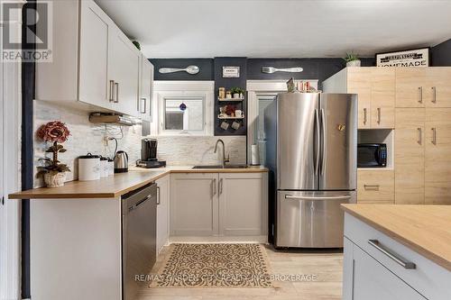 22 Chaplin Avenue, St. Catharines (Downtown), ON - Indoor Photo Showing Kitchen