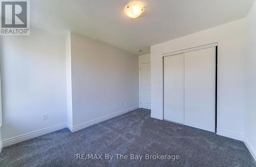 42 Lisa Street, Wasaga Beach, ON - Indoor Photo Showing Other Room