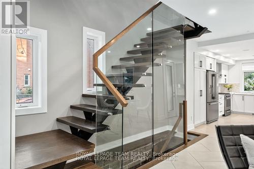 16 First Avenue, Ottawa, ON - Indoor Photo Showing Other Room