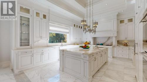 101 Forest Heights Boulevard, Toronto, ON - Indoor Photo Showing Kitchen