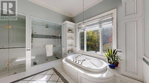101 Forest Heights Boulevard, Toronto, ON - Indoor Photo Showing Bathroom