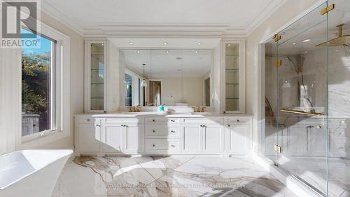 101 Forest Heights Boulevard, Toronto, ON - Indoor Photo Showing Bathroom