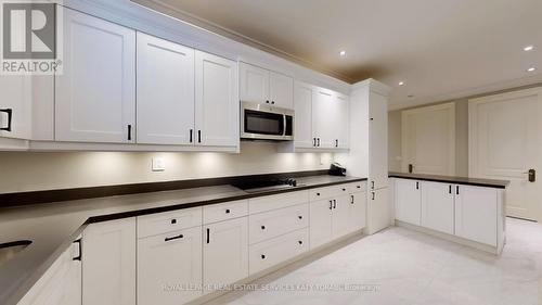 101 Forest Heights Boulevard, Toronto, ON - Indoor Photo Showing Kitchen