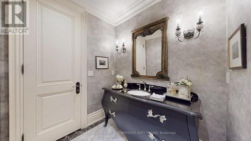 101 Forest Heights Boulevard, Toronto, ON - Indoor Photo Showing Bathroom