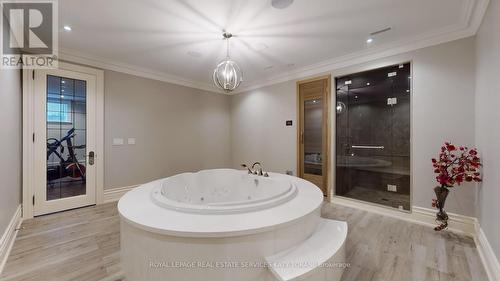 101 Forest Heights Boulevard, Toronto, ON - Indoor Photo Showing Bathroom