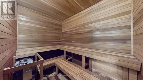 101 Forest Heights Boulevard, Toronto, ON - Indoor Photo Showing Other Room