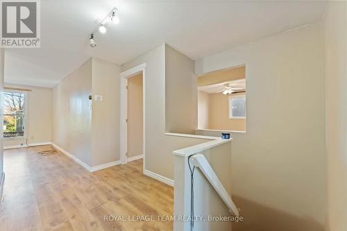 1094 Alenmede Crescent, Ottawa, ON - Indoor Photo Showing Other Room