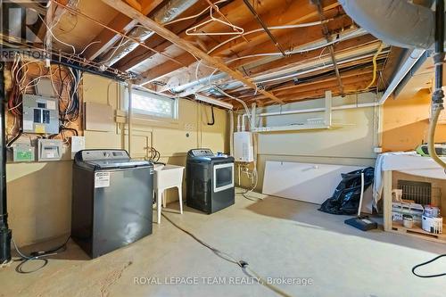 1094 Alenmede Crescent, Ottawa, ON - Indoor Photo Showing Other Room