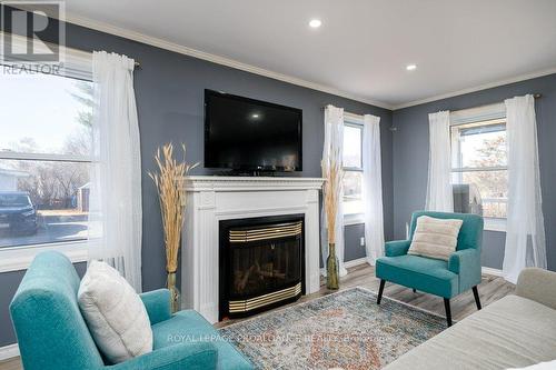 262 South Trent Street, Quinte West (Frankford Ward), ON - Indoor Photo Showing Living Room With Fireplace