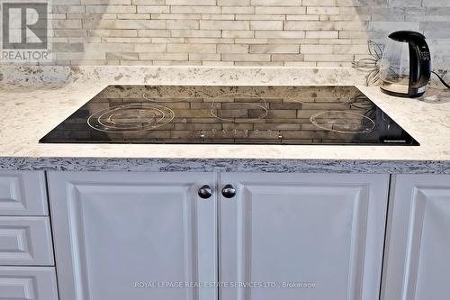 5861 Tenth Line W, Mississauga, ON -  Photo Showing Kitchen