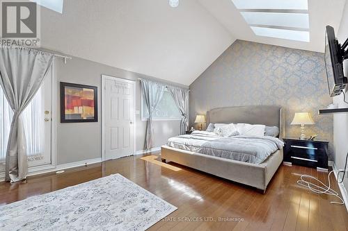 5861 Tenth Line W, Mississauga, ON - Indoor Photo Showing Bedroom