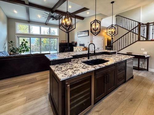 9905 Osprey Landing Drive, Wardner, BC - Indoor Photo Showing Kitchen