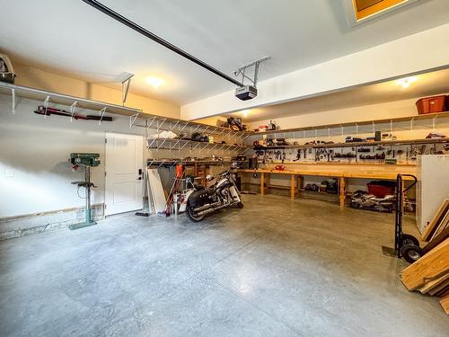 9905 Osprey Landing Drive, Wardner, BC - Indoor Photo Showing Garage