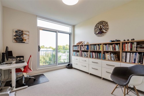 301-1916 Oak Bay Ave, Victoria, BC - Indoor Photo Showing Office