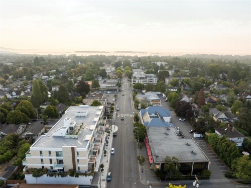 301-1916 Oak Bay Ave, Victoria, BC - Outdoor With View